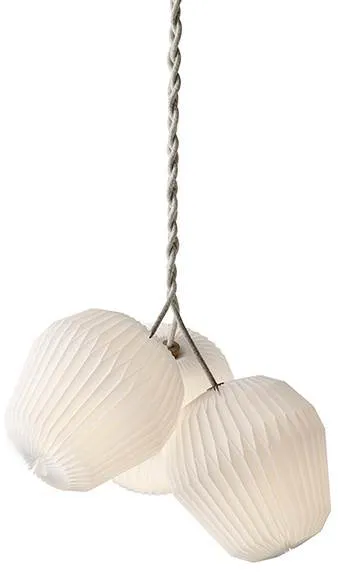 Le Klint THE BOUQUET Suuri kattokruunu, jossa on 3 vakiovarjostinta